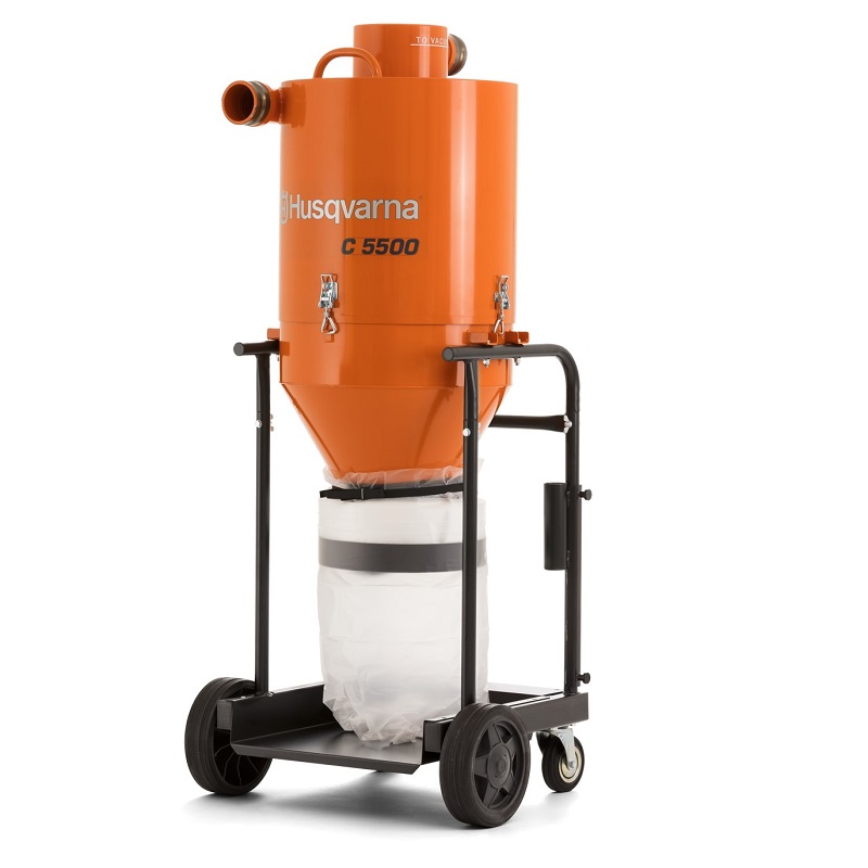 Effektivisera ditt arbete med Föravskiljare Husqvarna C5500, som tar bort upp till 90 procent av damm innan det når stoftavskiljaren. Förbättra luftflödet!